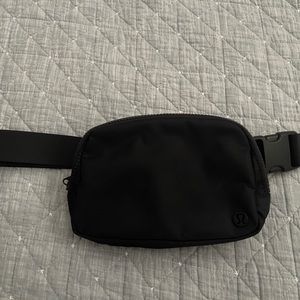Lululemon Black Belt Bag 1L